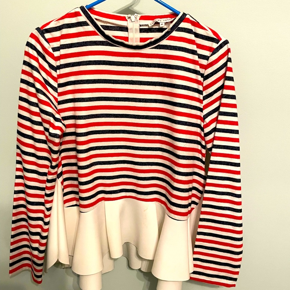 Gently used English Factory shirt with ruffle detail. Super cute!!